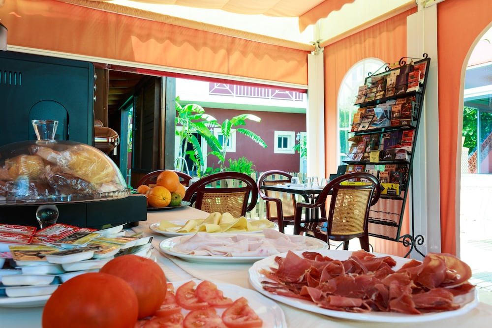 Hostal Alhaja Playa by null