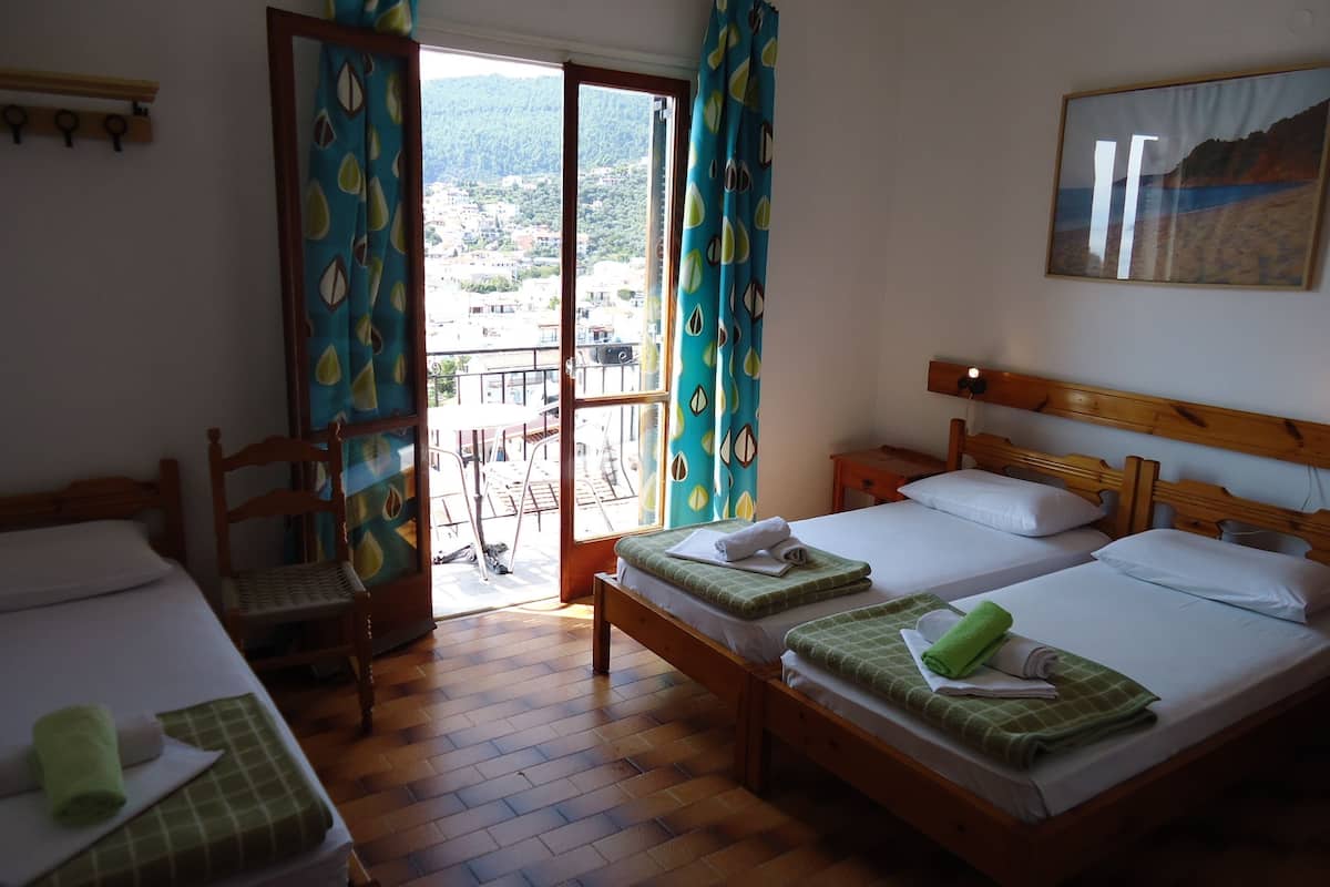 Triple Room | 1 bedroom, in-room safe, rollaway beds, free WiFi