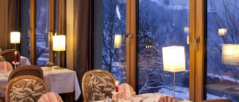 Breakfast, lunch, dinner served; French cuisine