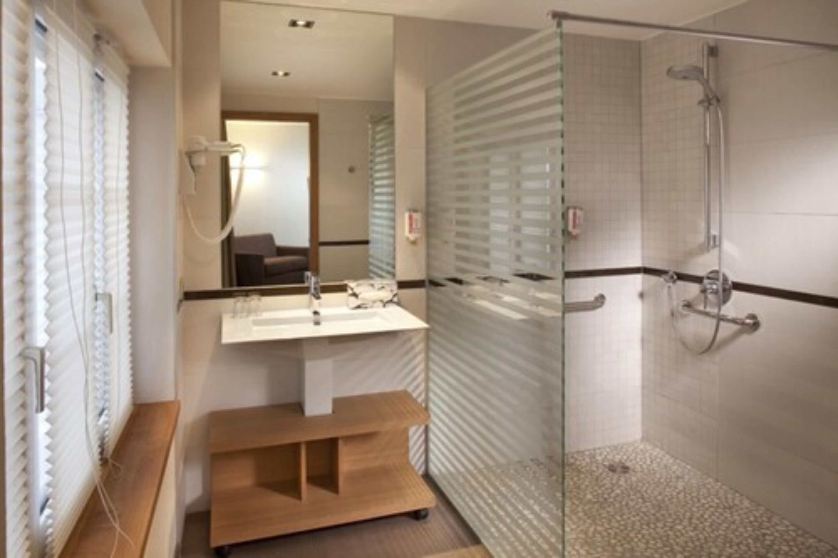 quadruple room (village) | bathroom | free toiletries, hair dryer, bathrobes, towels