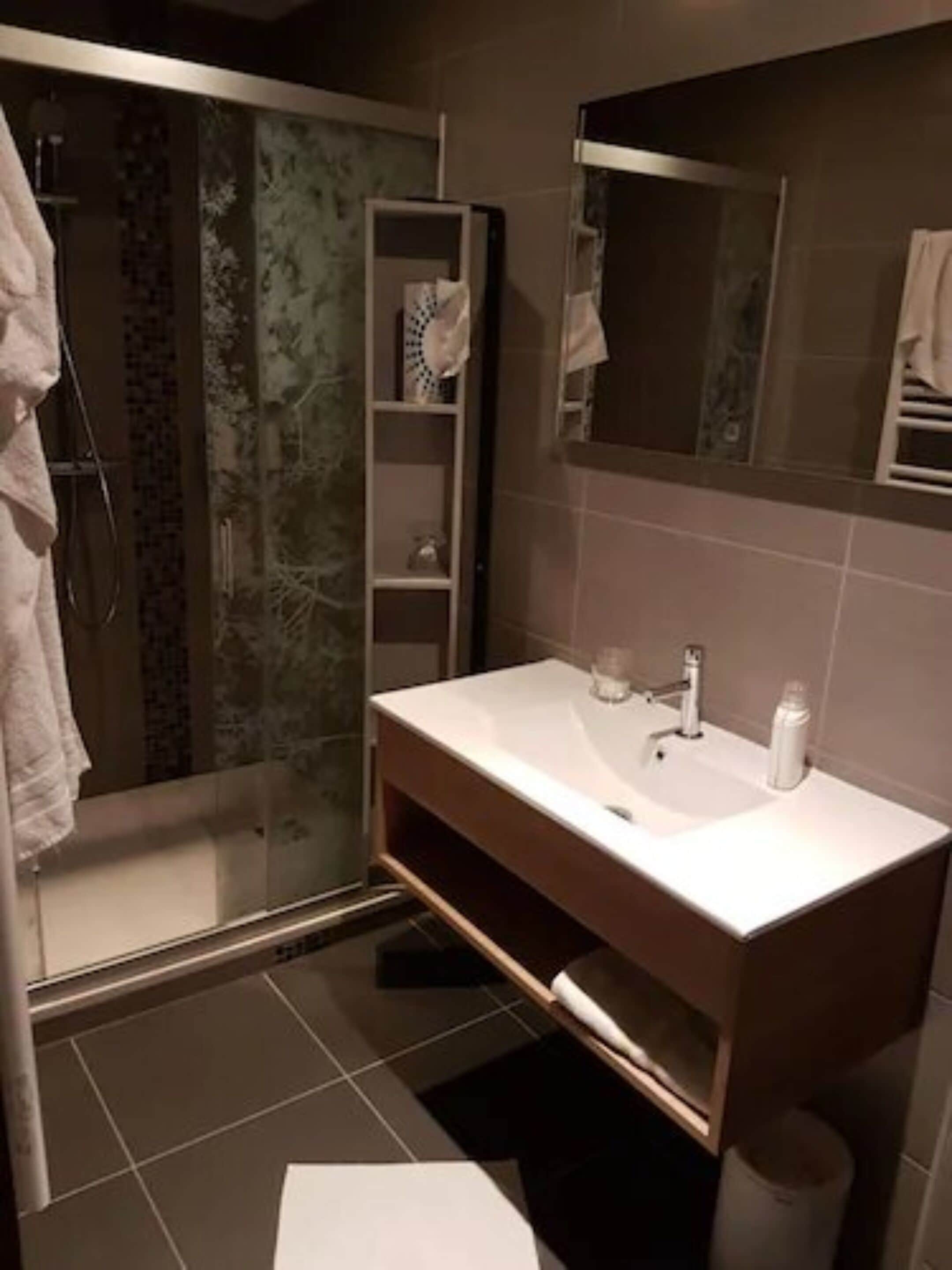 double room, valley view | bathroom | free toiletries, hair dryer, bathrobes, towels