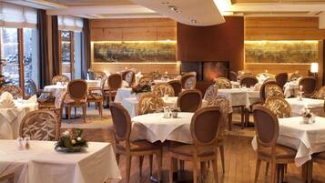 Breakfast, lunch, dinner served; French cuisine