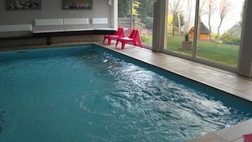 Indendørs pool