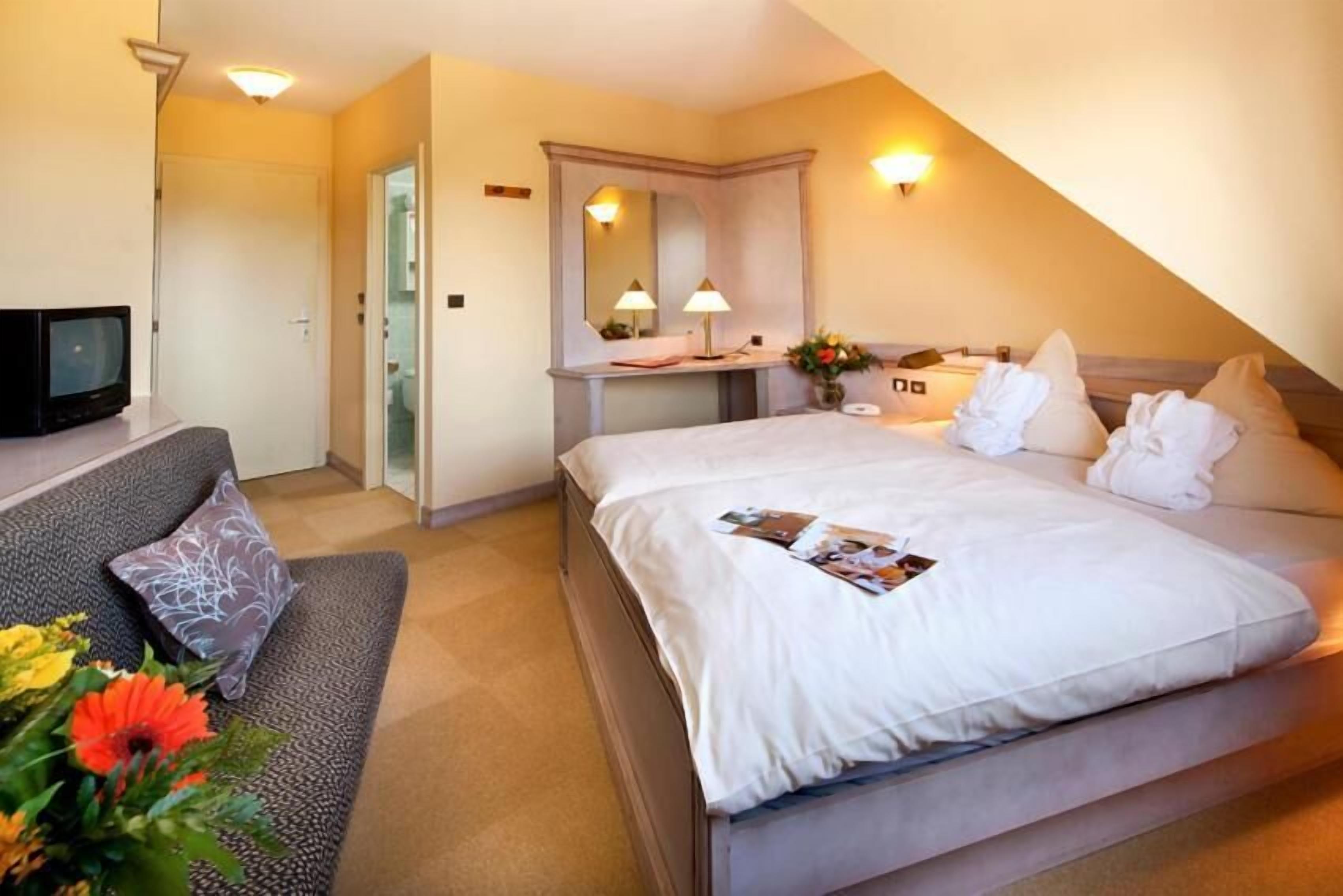 desk, iron/ironing board, free wifi, bed sheets