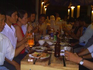 تناول الطعام بالخارج