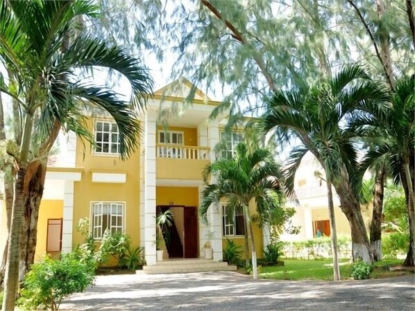 المنشأة من الخارج