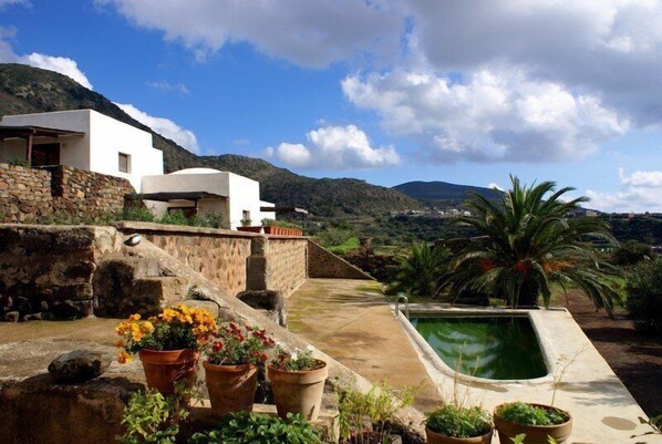 Traditional House, 1 Double Bed with Sofa bed, Garden Area | Pool