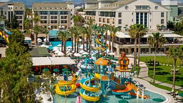 Indoor pool, 4 outdoor pools, pool umbrellas, pool loungers