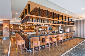 8 bars/lounges, poolside bar, beach bar - DOBEDAN BEACH RESORT COMFORT (Manavgat)