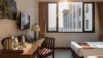 Chambre Deluxe, vue piscine | Vue de la chambre