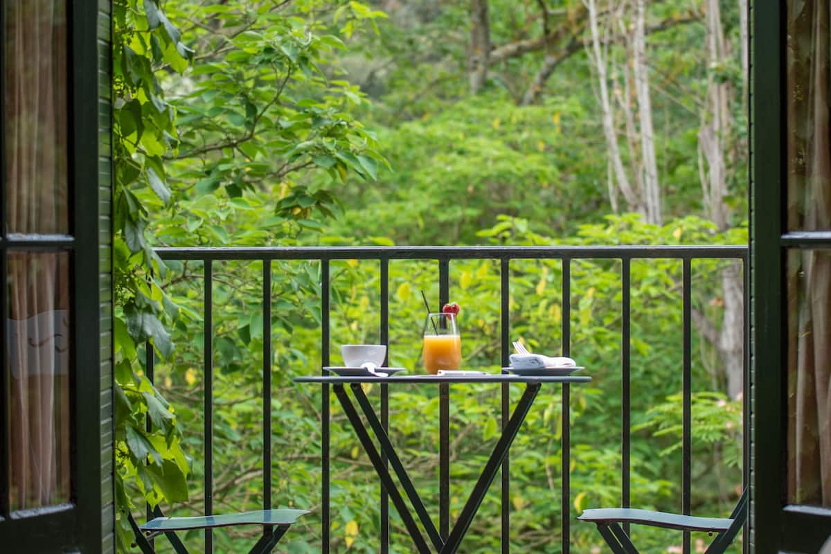 grand superior room, private bathroom, pool view  | premium bedding, minibar, in-room safe, desk