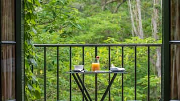 Grand Superior Room, Private Bathroom, Pool View | 1 bedroom, premium bedding, minibar, in-room safe