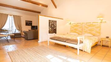 Apartment (cottage) | 1 bedroom, premium bedding, minibar, in-room safe