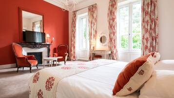 Quarto casal ou duplo superior | 1 quarto, roupas de cama premium, frigobar, cofres nos quartos