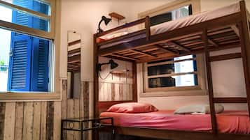 Dormitorio condiviso, dormitorio misto (6 Beds) | Biancheria da letto di alta qualità, una cassaforte in camera