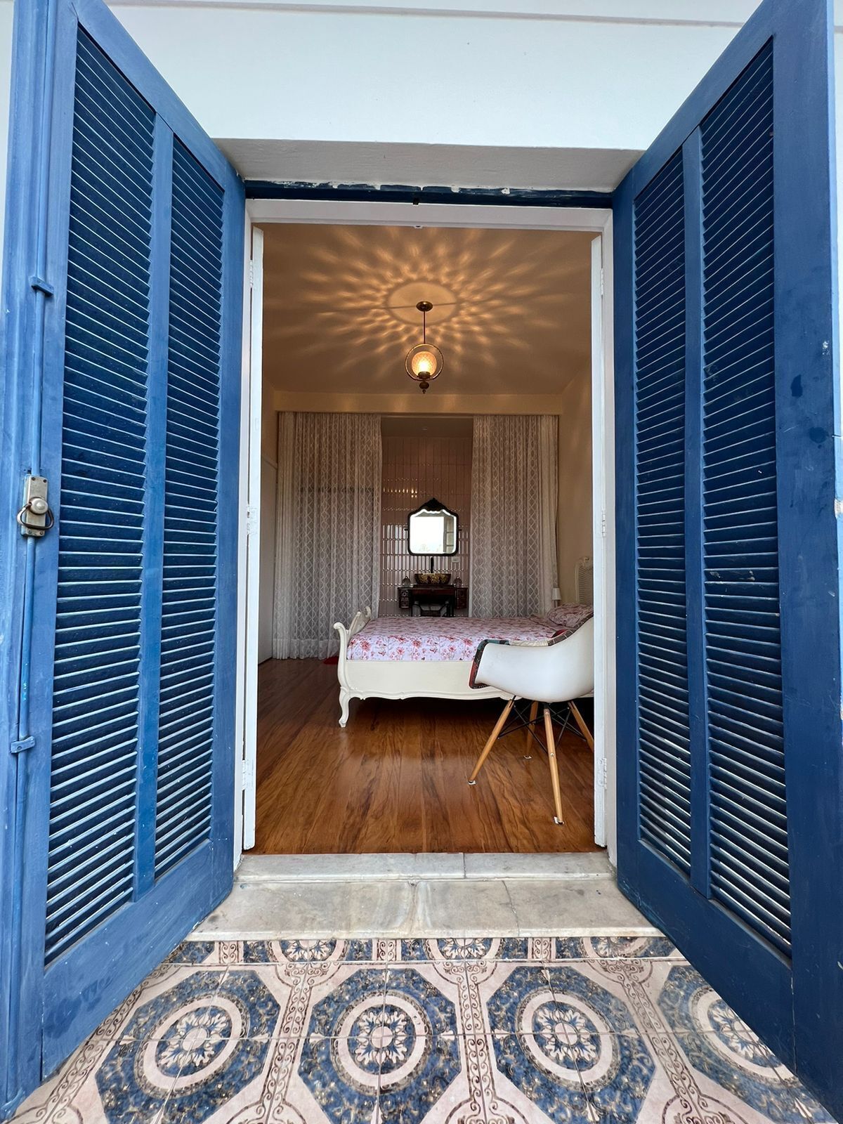 Premium bedding, in-room safe, individually decorated