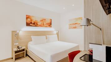 1 Schlafzimmer, Zimmersafe, Schreibtisch, schallisolierte Zimmer