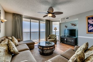 Televisión de pantalla plana, reproductor de DVD