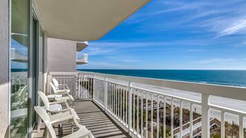 Condo 4 Bedroom / 3 Bath Ocean View | Balcony