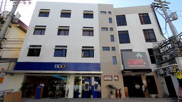 Fachada de la propiedad