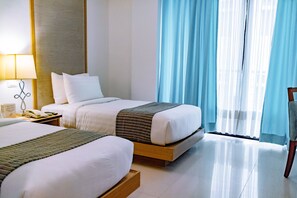 Phòng Tiêu chuẩn | Két bảo mật tại phòng, bàn, màn/rèm cản sáng 