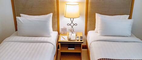 Standardzimmer | Zimmersafe, Schreibtisch, Verdunkelungsvorhänge, kostenloses WLAN