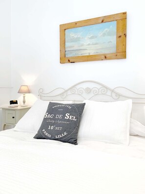 Superior Apartment, 1 living-room, 2 bedrooms, kitchen, balcony 0608819S0740 | Individually decorated, individually furnished, soundproofing - Apart Hotel Riviera - Grimaldi - Promenade des Anglais (Nice)