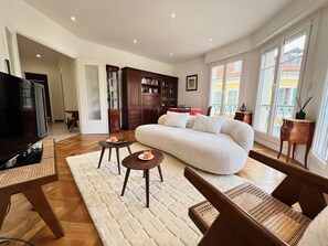 Comfort Apartment | Living area | Flat-screen TV, DVD player - Apart Hotel Riviera - Grimaldi - Promenade des Anglais (Nice)