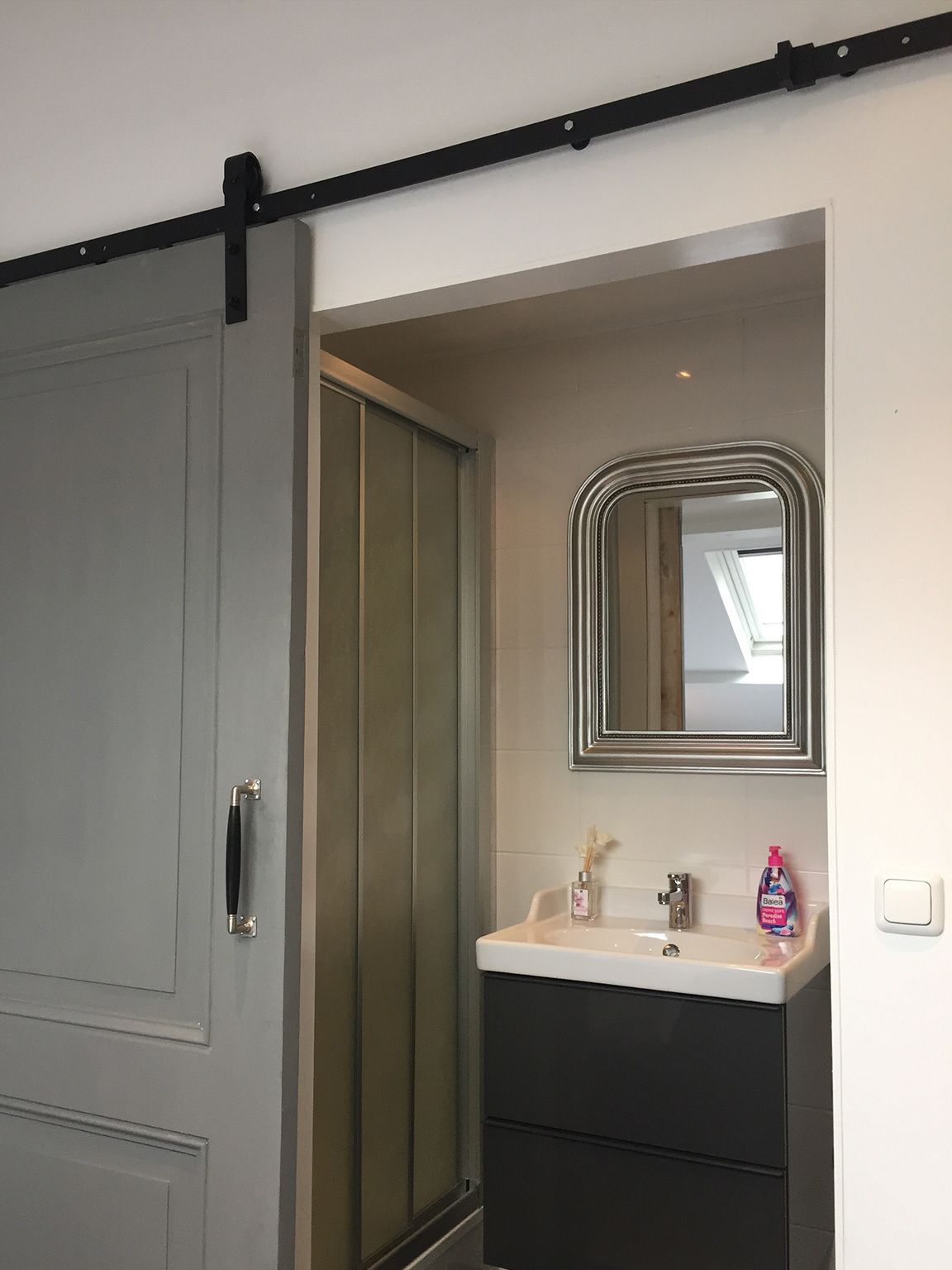 Double Room (Ground Floor) | Bathroom | Shower, free toiletries, hair dryer, towels