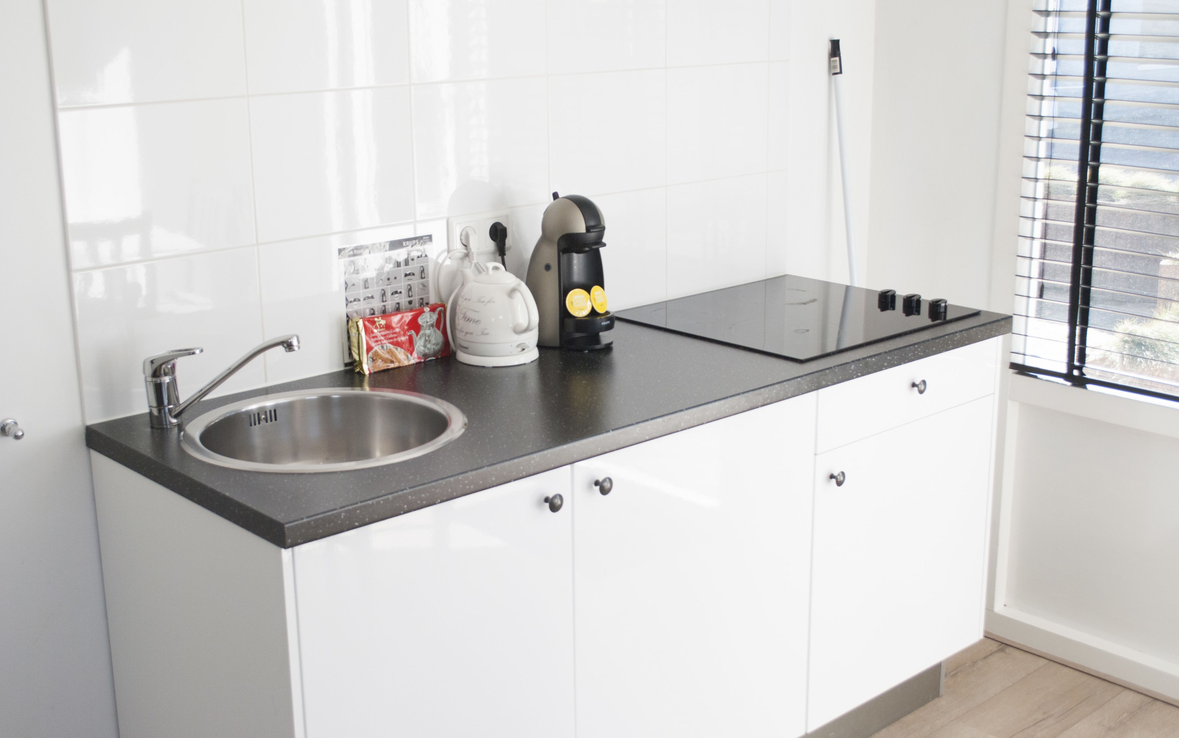 Studio (Apartment) | Eigene Küche | Kühlschrank, Wasserkocher mit Kaffee-/Teezubehör, Wasserkocher, Toaster