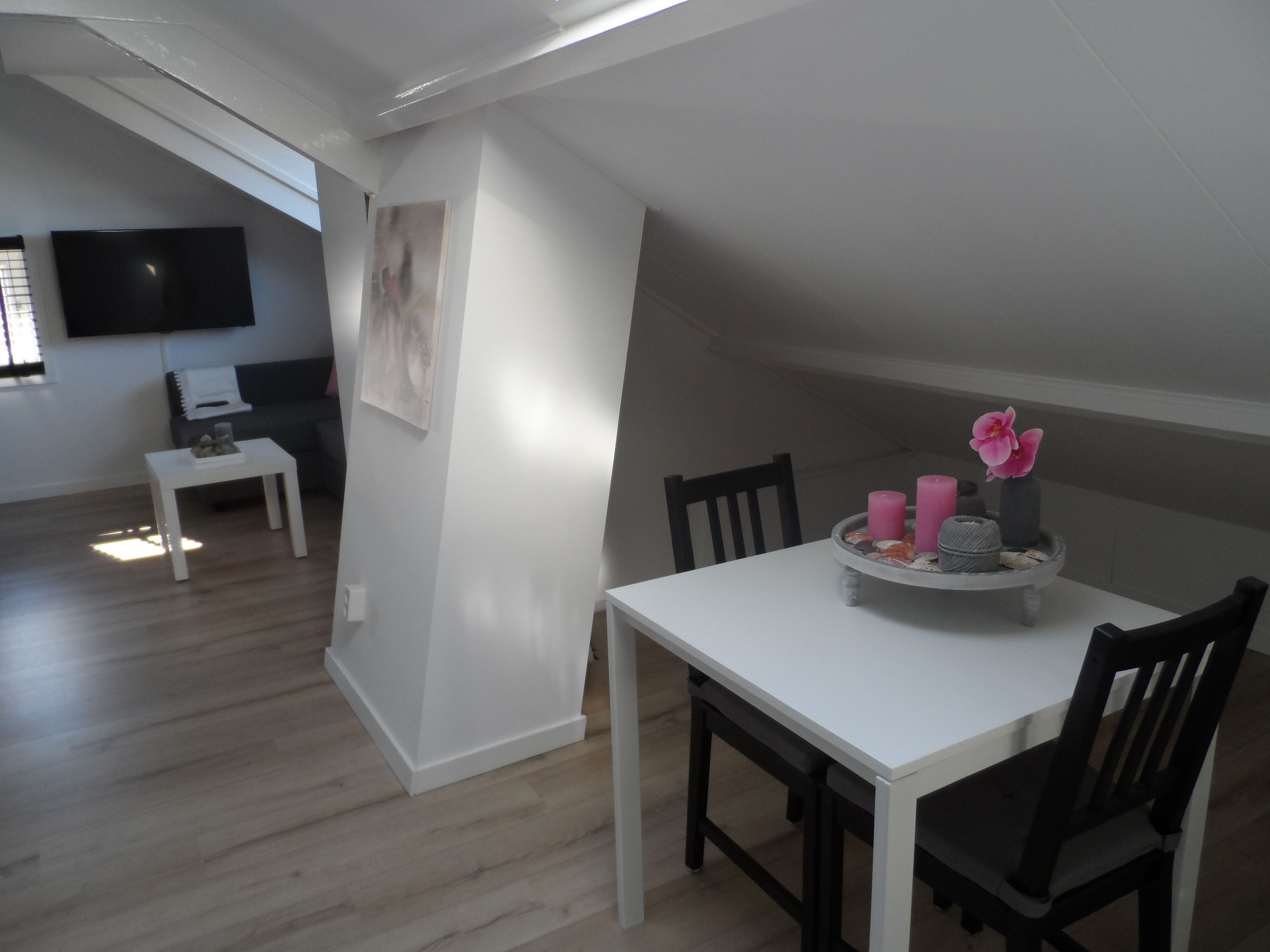 Loft | Essbereich im Zimmer