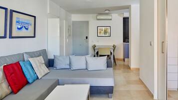 Superior Apartment, 3 Bedrooms | Living room | Flat-screen TV, ping pong