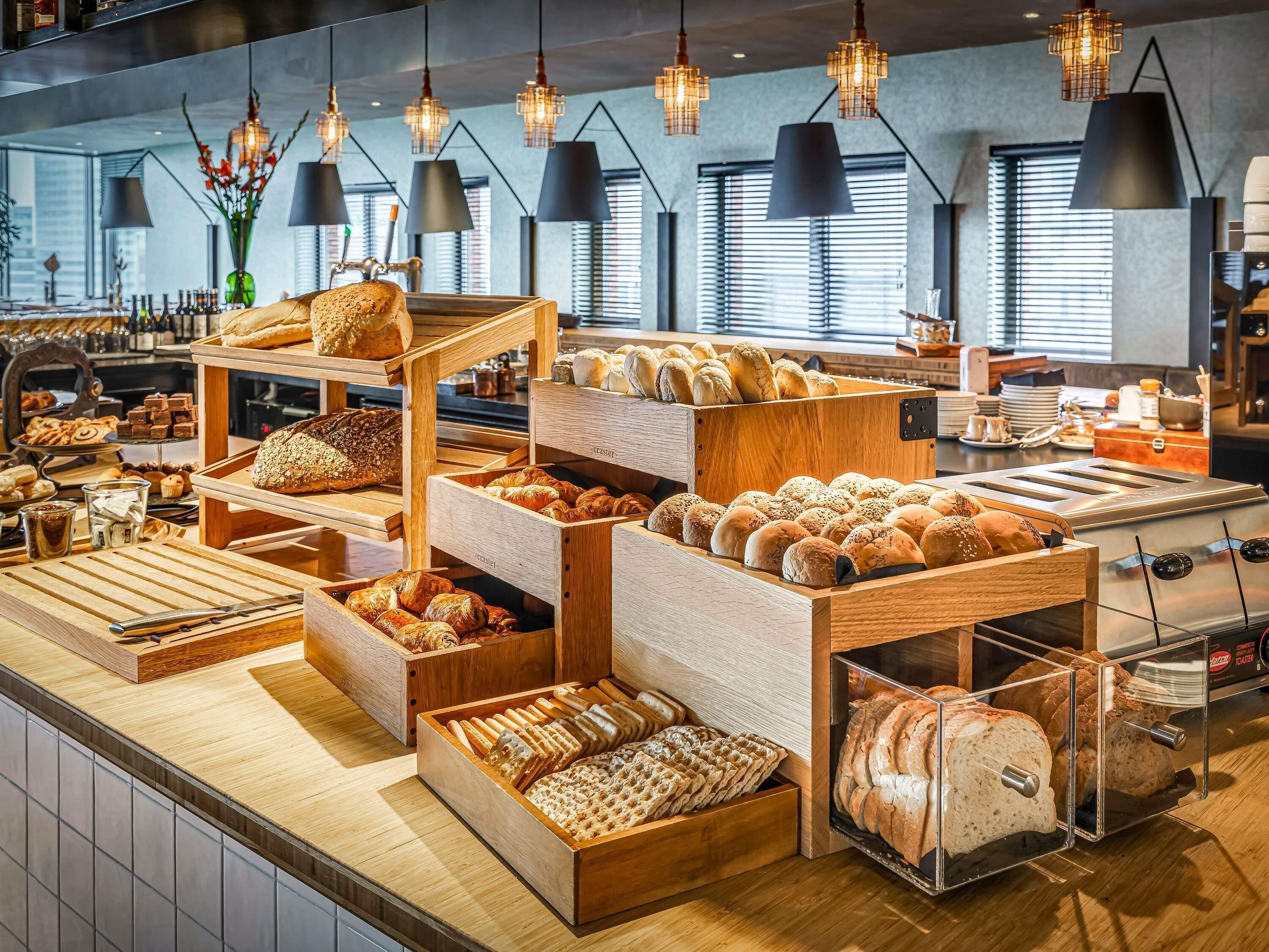 Colazione a buffet a pagamento, servita tutte le mattine 