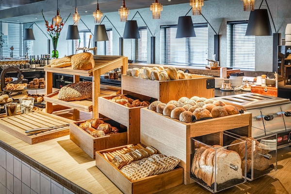 Petit déjeuner buffet servi tous les jours en supplément