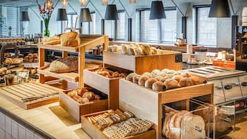Daily buffet breakfast (EUR 23.50 per person)