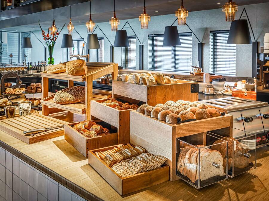 Café da manhã com buffet diário (EUR 25 por pessoa)