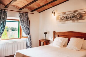 办公桌、遮光窗帘、隔音、熨斗/熨板