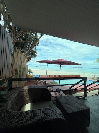 Double Room, Pool View | In-room safe, blackout drapes, free WiFi, bed sheets