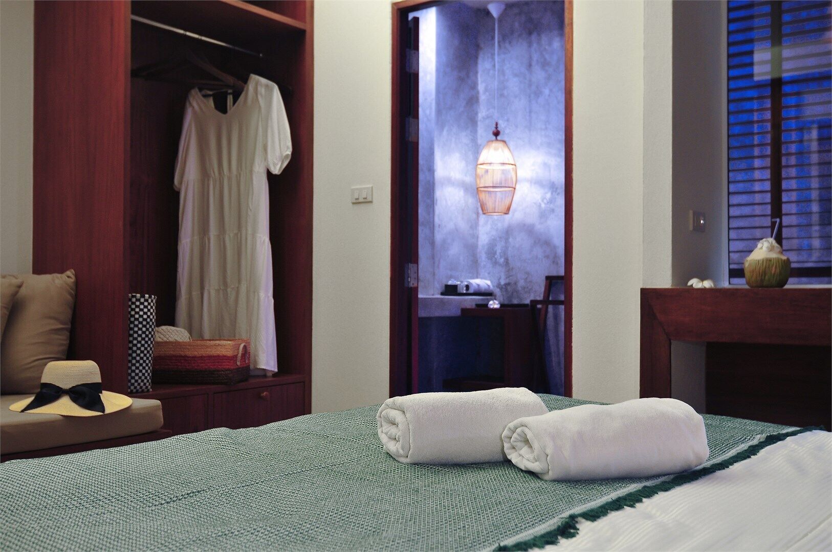 Caja de seguridad en la habitación, cortinas blackout y wifi gratis 