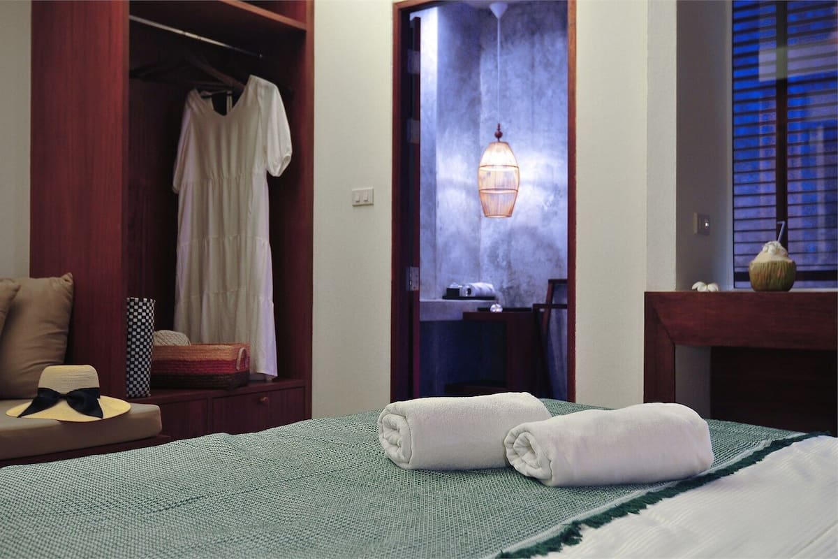 Standard-huone | Tallelokero huoneessa, pimennysverhot, ilmainen Wi-Fi, vuodevaatteet