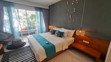 Deluxe Double Room with Sea View | In-room safe, blackout drapes, free WiFi, bed sheets