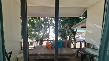 Deluxe Double Room with Sea View | 露台