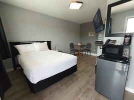 Traditional Room, 1 Double Bed | Free WiFi, bed sheets