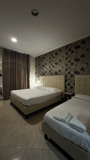 Triple Room | Premium bedding, in-room safe, soundproofing, cribs/infant beds - San Paolo Guest House (Rome)