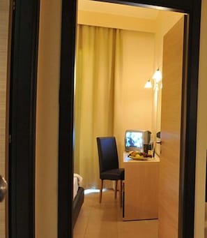 Familienzimmer | 1 Schlafzimmer, Zimmersafe, Schreibtisch, schallisolierte Zimmer