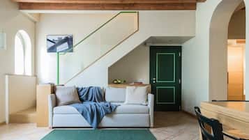 Appartamento Grand Family - 3 camere da letto | Area soggiorno | TV a schermo piatto 32 pollici con canali satellitari, TV