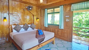 Kamar Double Standar, 1 Tempat Tidur King | Brankas, meja kerja, dan Wi-Fi gratis