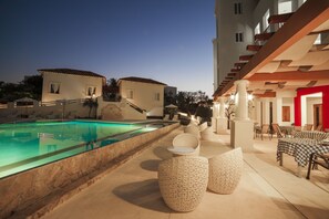 Outdoor pool, pool umbrellas, pool loungers
