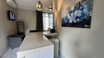 Executive Double Room | Private kitchenette | Coffee/tea maker, electric kettle