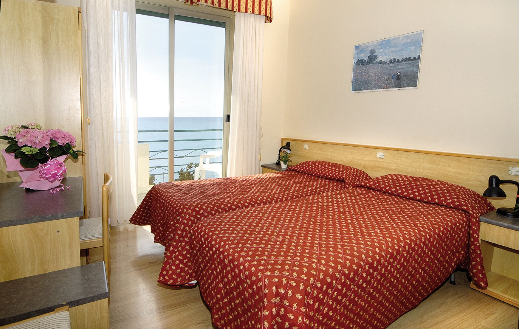 Single Room | 客房内保险箱、折叠床/加床（额外收费）、免费 WiFi